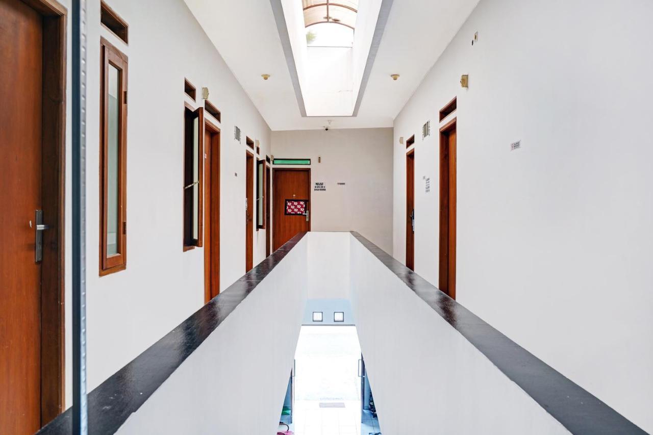 Oyo 1932 Srimahi Residence Bandung Luaran gambar