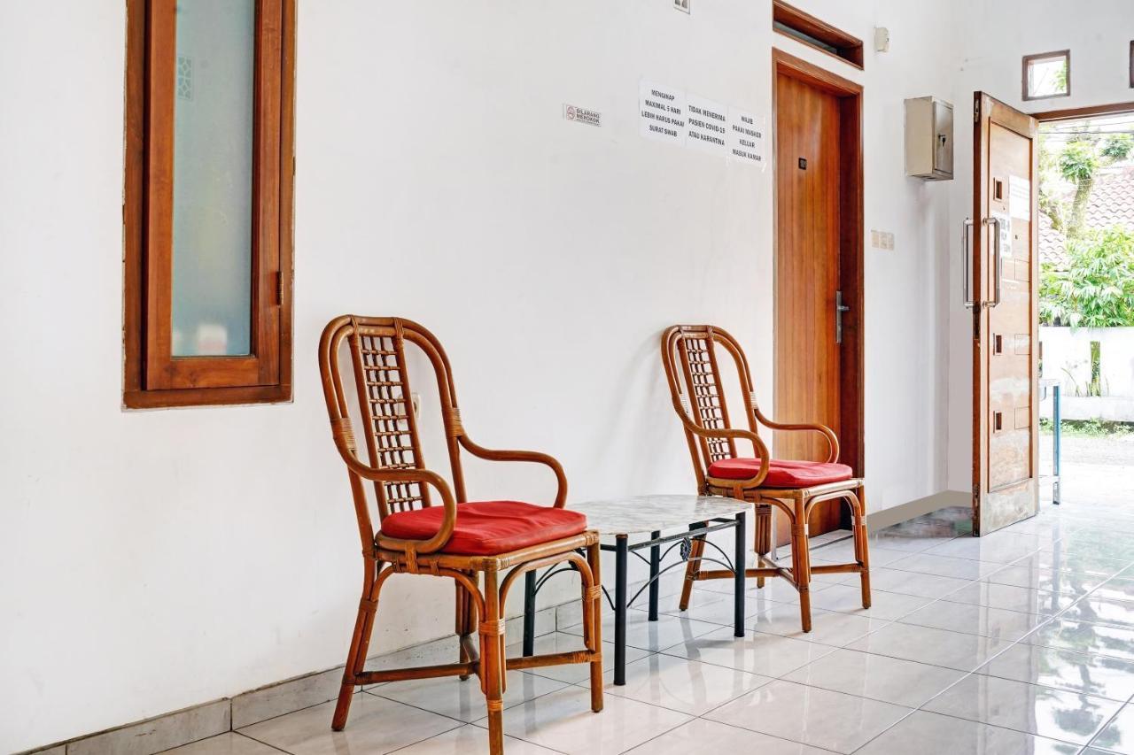 Oyo 1932 Srimahi Residence Bandung Luaran gambar