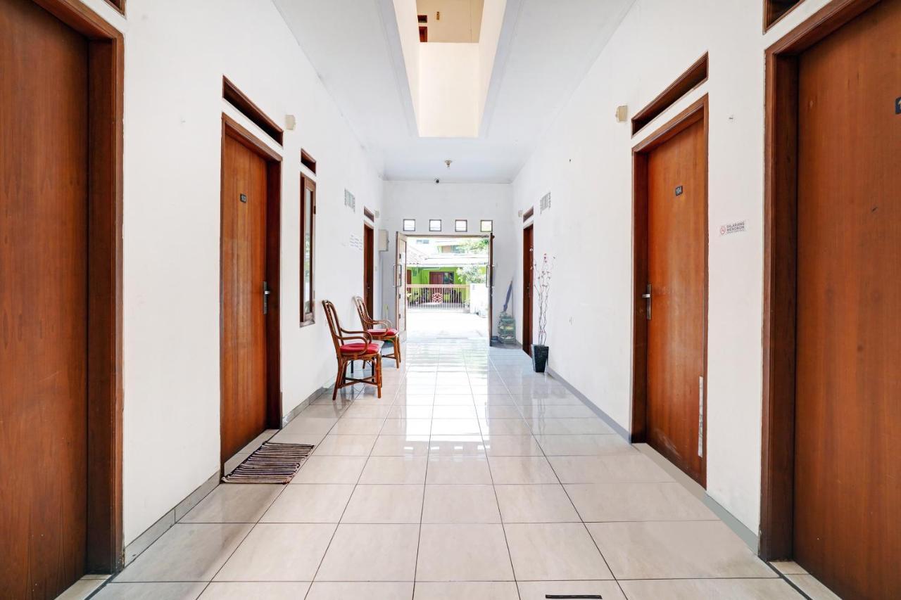 Oyo 1932 Srimahi Residence Bandung Luaran gambar