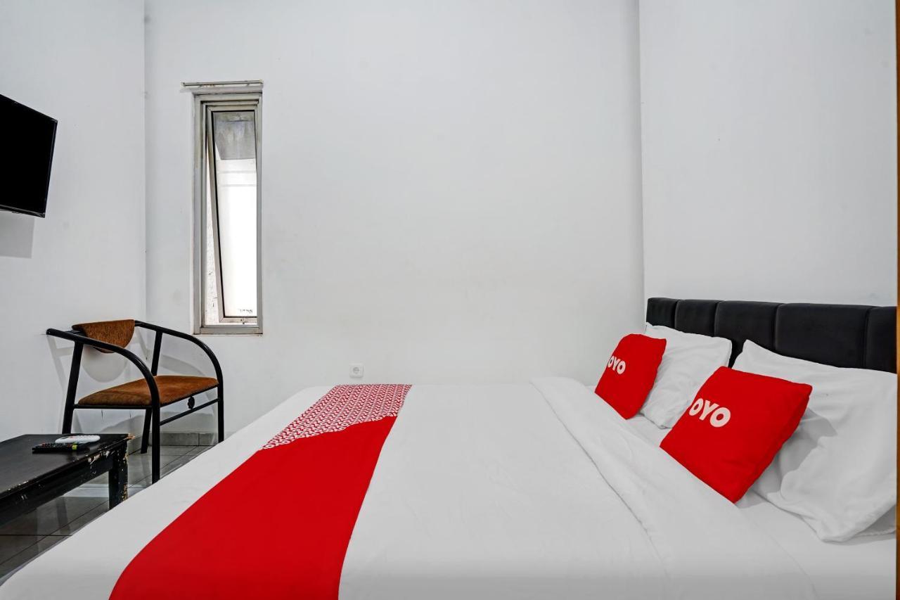 Oyo 1932 Srimahi Residence Bandung Luaran gambar