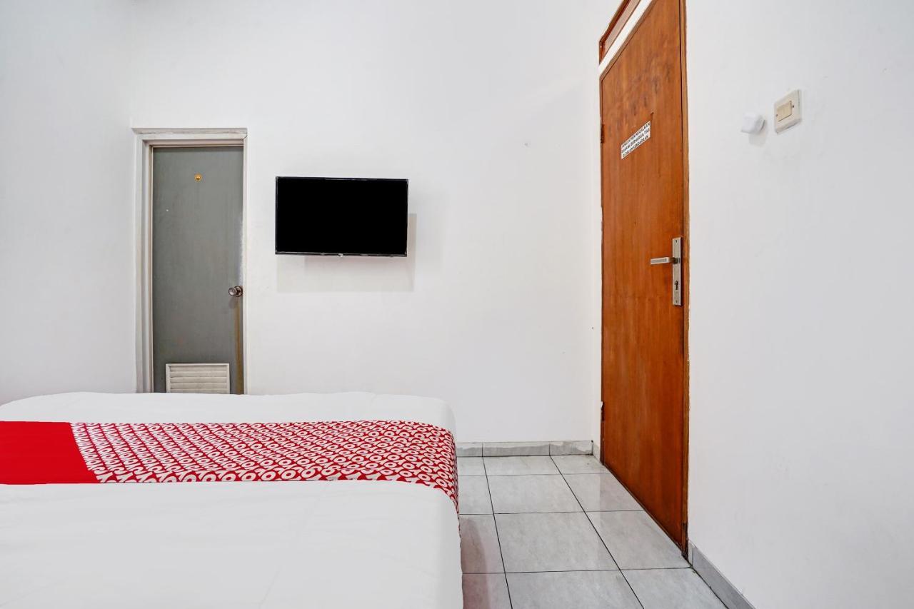 Oyo 1932 Srimahi Residence Bandung Luaran gambar